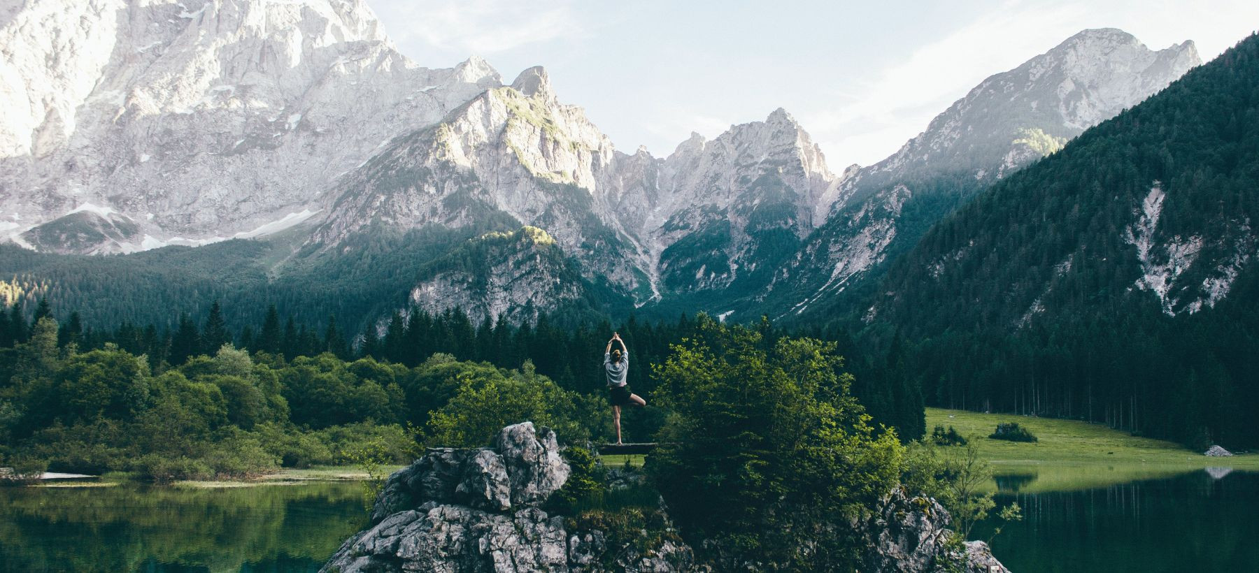 Pratiquer le yoga à l'arrivée de l'automne.